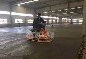 吴女士对座驾抹光机的施工效果赞不绝口